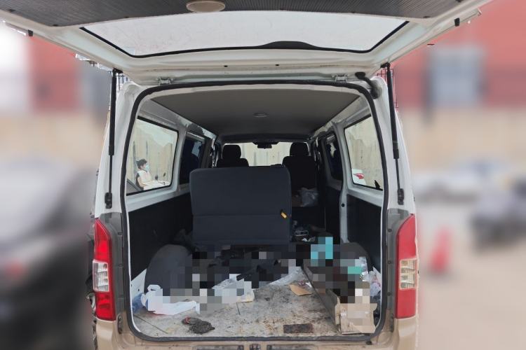Used Foton Scenic G7 2017 2.0L Short-Wheelbase Commercial Van Flat Roof 6-Seater 4Q20M Trunk