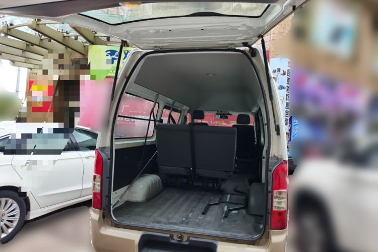Used Foton Scenic G7 2017 2.0L Short-Wheelbase Commercial Van High Roof 6-Seater 4Q20M Trunk