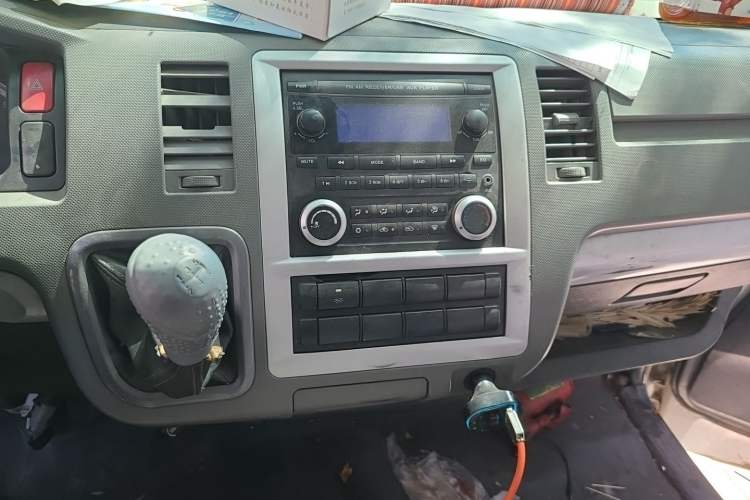 Used Foton Scenic G7 2017 2.0L Long-Wheelbase Commercial Van High Roof 2 Seats 4Q20M Audio And AC Panel