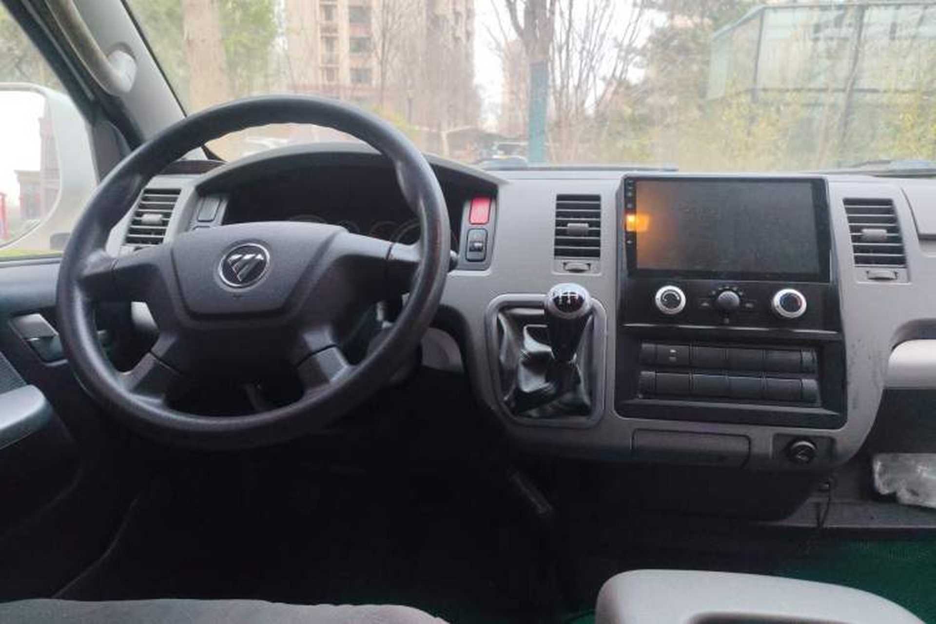 Used Foton Scenic G7 2017 2.0L Short-Wheelbase Commercial Van High-Roof 2-Seater 4Q20M Center Console