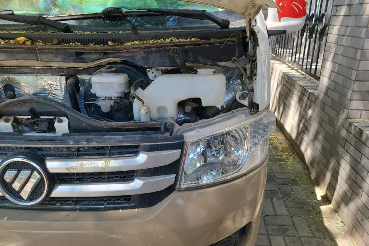 Used Foton Scenic G7 2017 2.0L Long-Wheelbase Commercial Van High Roof 2 Seats 4Q20M Engine Bay Left