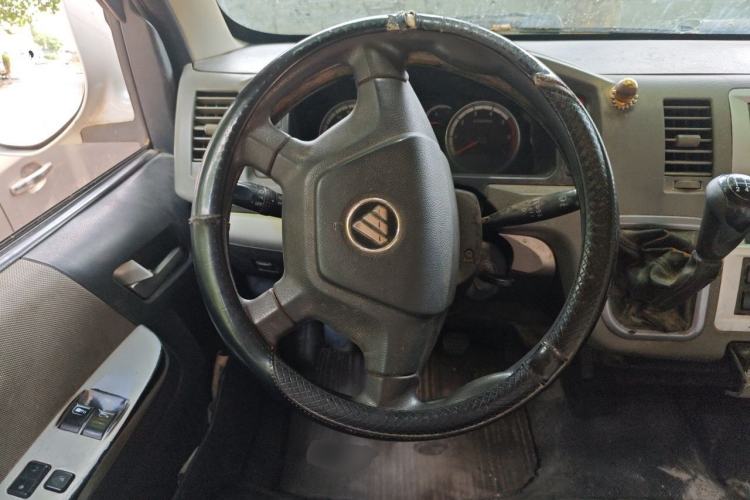 Used Foton Scenic G7 2017 2.0L Short-Wheelbase Commercial Van Flat Roof 6-Seater 4Q20M Steering Wheel