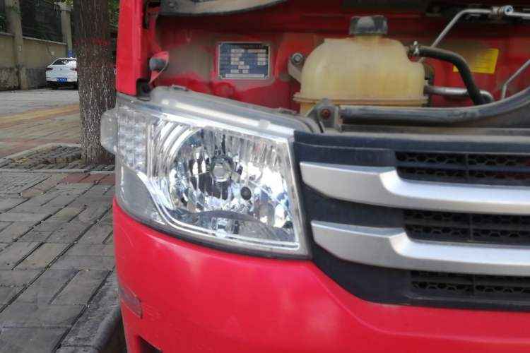 Used Foton Scenic G7 2017 2.0L Long-Wheelbase Commercial Van High Roof 2 Seats 4Q20M Right Front Headlight