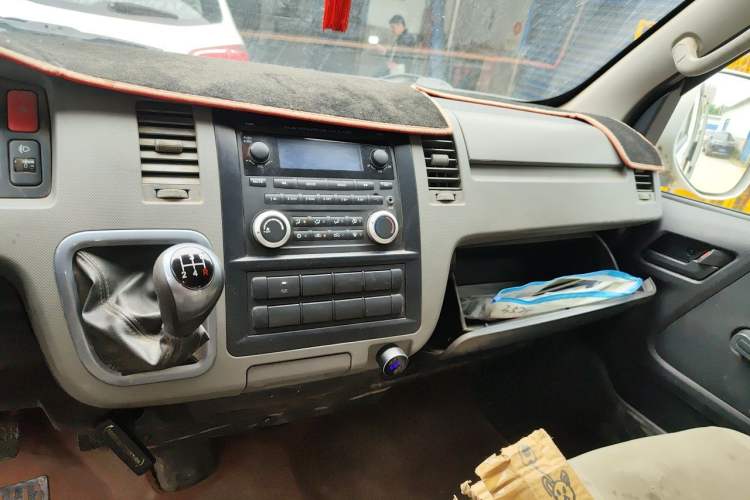Used Foton Scenic G7 2017 2.0L Short-Wheelbase Commercial Van High Roof 4 Seats 4Q20M Audio And AC Panel