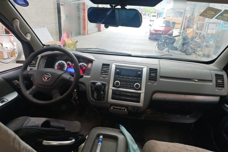 Used Foton Scenic G7 2017 2.0L Short-Wheelbase Commercial Van Flat Roof 6-Seater 4Q20M Center Console