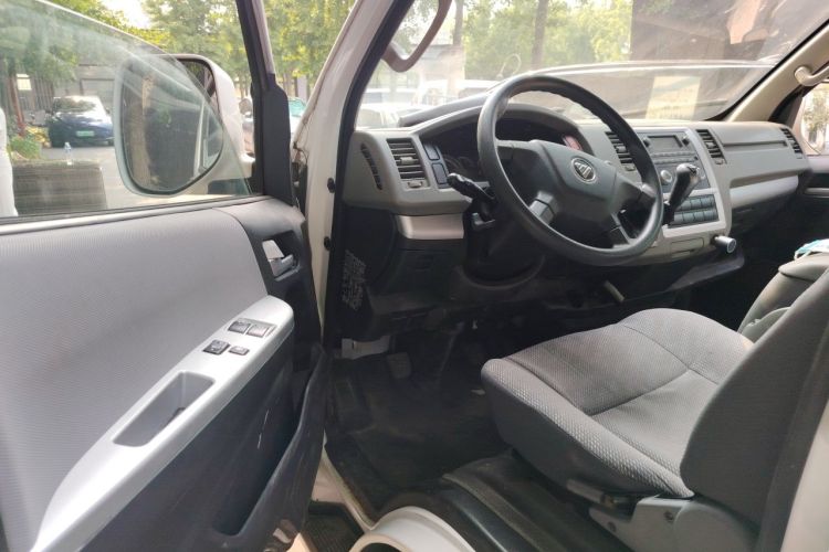 Used Foton Scenic G7 2017 2.0L Long-Wheelbase Commercial Van High-Roof Version 4 Seats 4Q20M Driver Seat