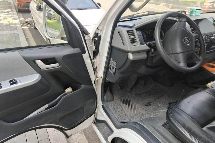 Used Foton Scenic G7 2017 2.0L Short-Wheelbase Commercial Van Flat Roof 6-Seater 4Q20M Driver Seat