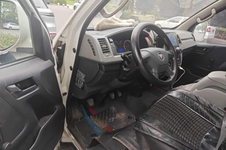 Used Foton Scenic G7 2017 2.0L Short-Wheelbase Commercial Van High-Roof 2-Seater 4Q20M Driver Seat