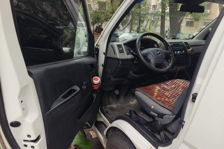 Used Foton Scenic G7 2017 2.0L Long-Wheelbase Commercial Van High Roof 6-Seater 4Q20M Driver Seat
