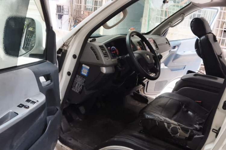 Used Foton Scenic G7 2017 2.0L Long-Wheelbase Commercial Van High Roof 6-Seater 4Q20M Driver Seat