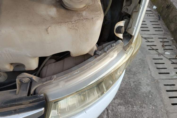 Used Foton Scenic G7  Engine Bay Left