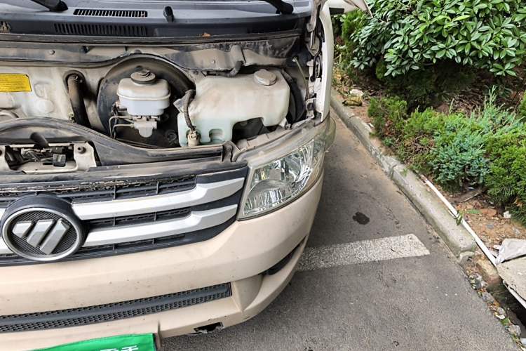 Used Foton Scenic G7 2017 2.0L Long-Wheelbase Commercial Van High Roof 2 Seats 4Q20M Engine Bay Left