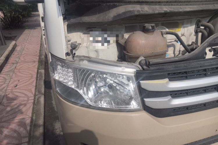 Used Foton Scenic G7 2017 2.0L Long-Wheelbase Commercial Van High Roof 2 Seats 4Q20M Engine Bay Right