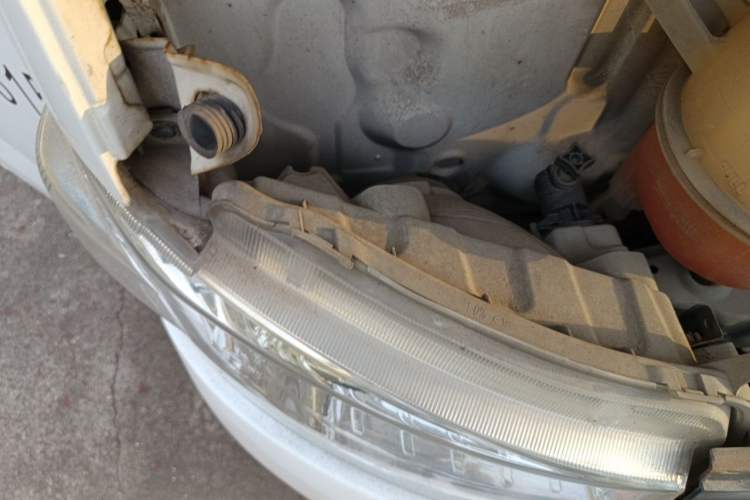 Used Foton Scenic G7  Engine Bay Right