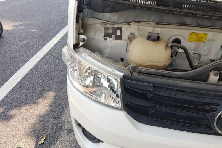 Used Foton Scenic G7 2017 2.0L Short-Wheelbase Commercial Van Flat Roof 6-Seater 4Q20M Engine Bay Right