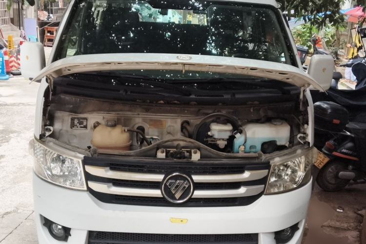 Used Foton Scenic G7 2017 2.0L Long-Wheelbase Commercial Van High Roof 6-Seater 4Q20M Engine Bay