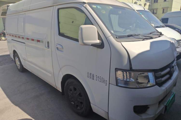 Used Foton Scenic G7 2017 2.0L Long-Wheelbase Commercial Van High Roof 2 Seats 4Q20M Front Right 45 Deg