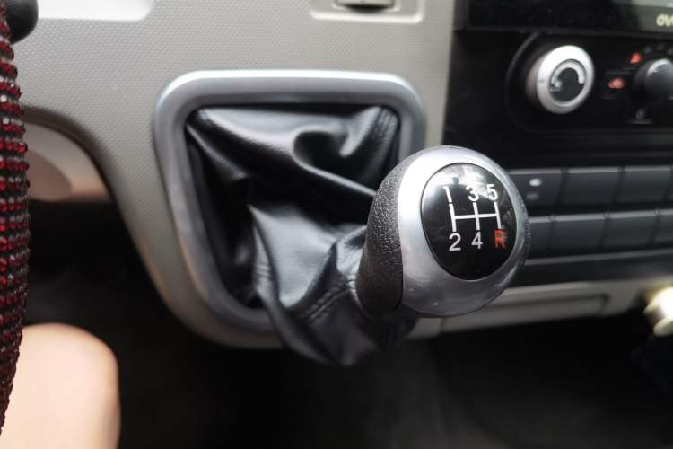 Used Foton Scenic G7 2017 2.0L Short-Wheelbase Commercial Van High-Roof 2-Seater 4Q20M Gear Lever