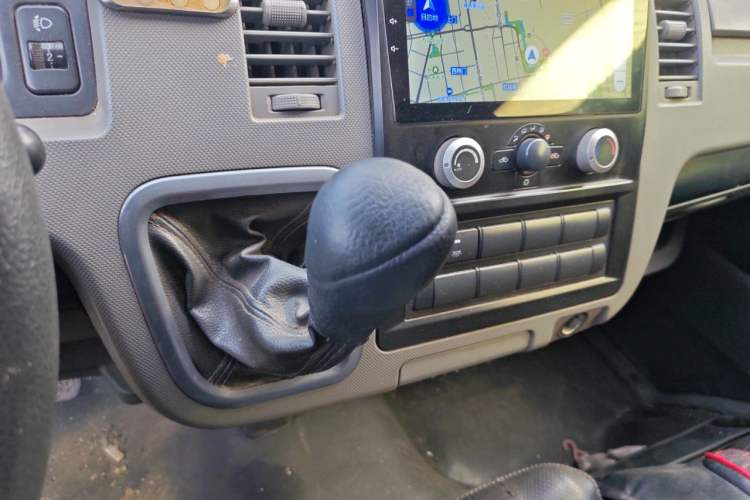 Used Foton Scenic G7 2017 2.0L Short-Wheelbase Commercial Van Flat Roof 4 Seats 4Q20M Gear Lever