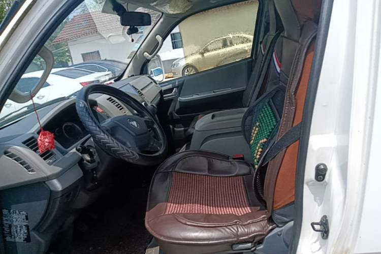 Used Foton Scenic G7 2017 2.0L Long-Wheelbase Commercial Van High Roof 2 Seats 4Q20M Left Front Seat