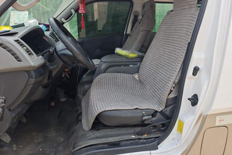 Used Foton Scenic G7 2017 2.0L Short-Wheelbase Commercial Van High-Roof 2-Seater 4Q20M Left Front Seat
