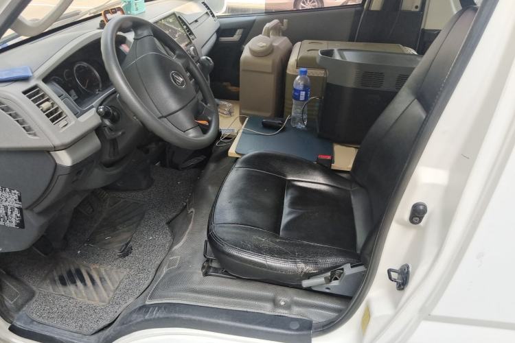 Used Foton Scenic G7 2017 2.0L Short-Wheelbase Commercial Van Flat Roof 6-Seater 4Q20M Left Front Seat