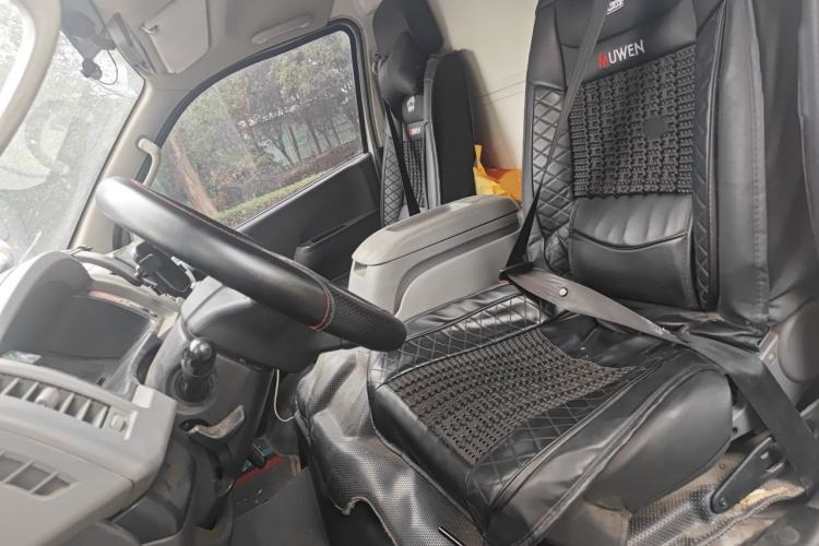 Used Foton Scenic G7 2017 2.0L Short-Wheelbase Commercial Van High-Roof 2-Seater 4Q20M Left Front Seat