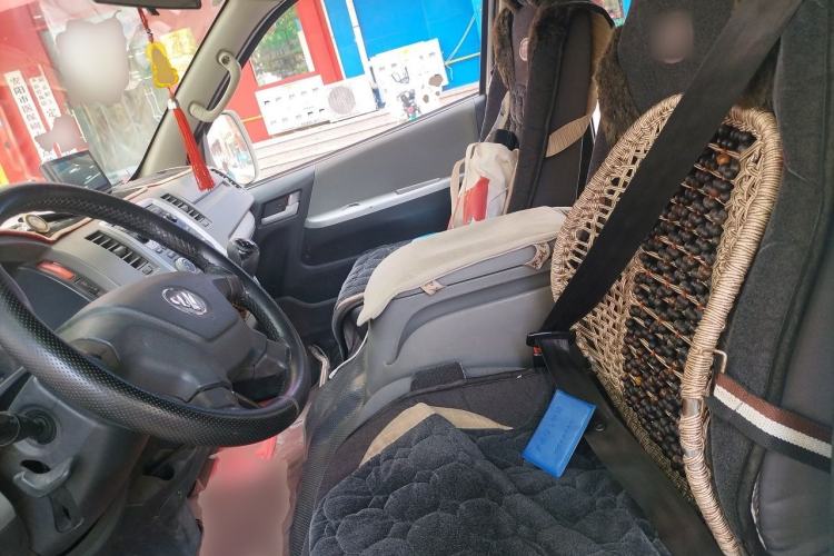 Used Foton Scenic G7 2017 2.0L Long-Wheelbase Commercial Van High Roof 6-Seater 4Q20M Left Front Seat