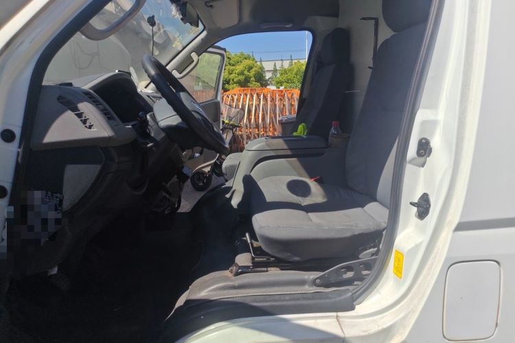 Used Foton Scenic G7 2017 2.0L Long-Wheelbase Commercial Van High Roof 2 Seats 4Q20M Left Front Seat