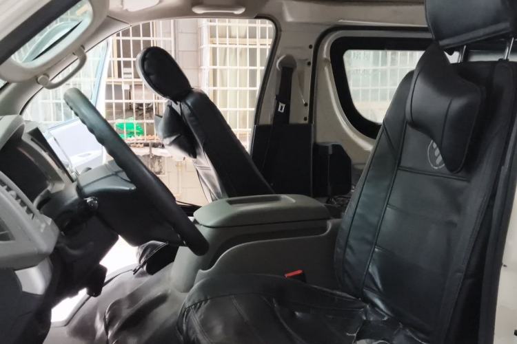 Used Foton Scenic G7 2017 2.0L Long-Wheelbase Commercial Van High Roof 6-Seater 4Q20M Left Front Seat