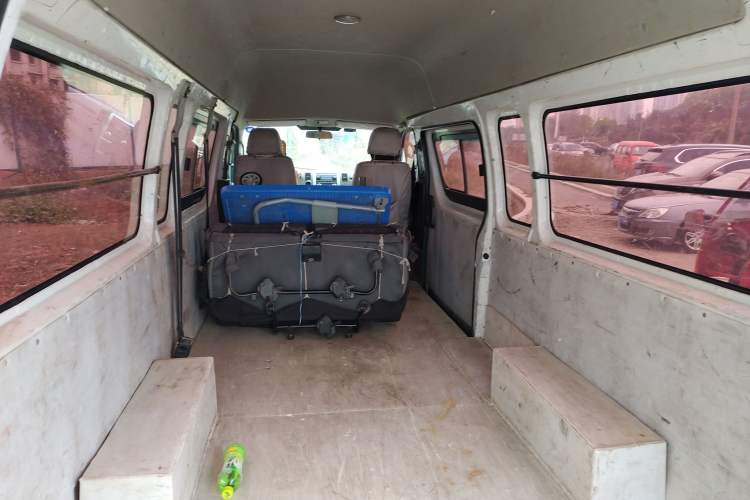 Used Foton Scenic G7 2017 2.0L Long-Wheelbase Commercial Van High Roof 6-Seater 4Q20M Left Rear Seat