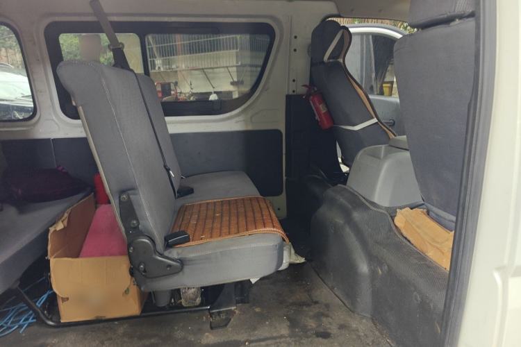 Used Foton Scenic G7 2017 2.0L Long-Wheelbase Commercial Van High Roof 6-Seater 4Q20M Left Rear Seat