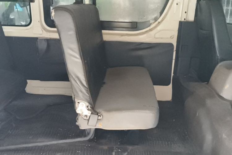 Used Foton Scenic G7 2017 2.0L Long-Wheelbase Commercial Van High Roof 6-Seater 4Q20M Left Rear Seat