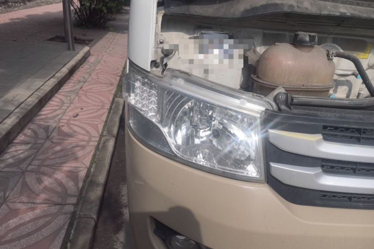 Used Foton Scenic G7 2017 2.0L Long-Wheelbase Commercial Van High Roof 2 Seats 4Q20M Right Front Headlight
