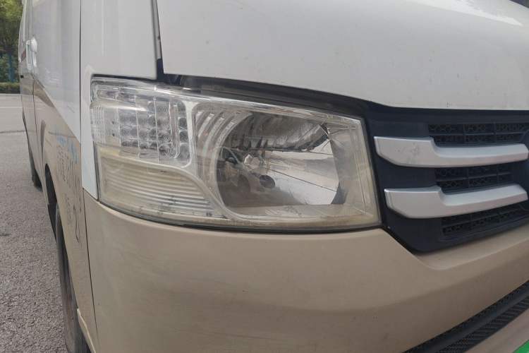 Used Foton Scenic G7 2017 2.0L Long-Wheelbase Commercial Van High Roof 2 Seats 4Q20M Right Front Headlight