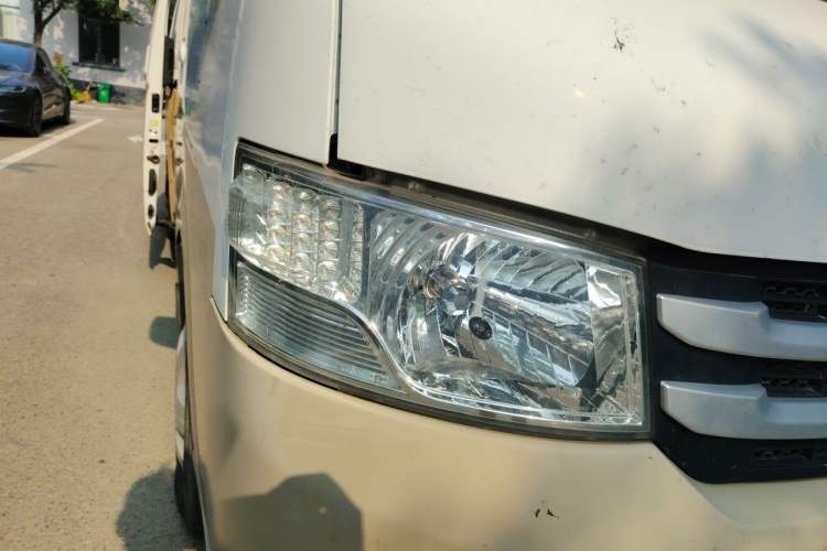 Used Foton Scenic G7 2017 2.0L Long-Wheelbase Commercial Van High-Roof Version 4 Seats 4Q20M Right Front Headlight