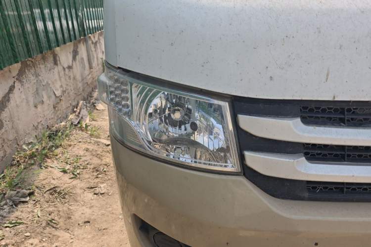 Used Foton Scenic G7 2017 2.0L Short-Wheelbase Commercial Van High-Roof 2-Seater 4Q20M Right Front Headlight