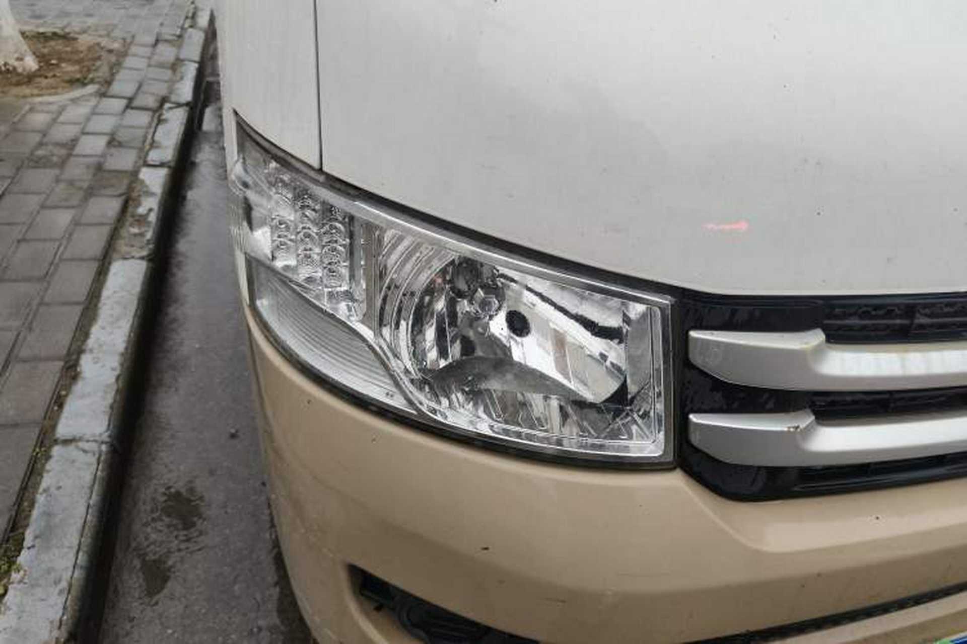 Used Foton Scenic G7 2017 2.0L Short-Wheelbase Commercial Van High-Roof 2-Seater 4Q20M Right Front Headlight