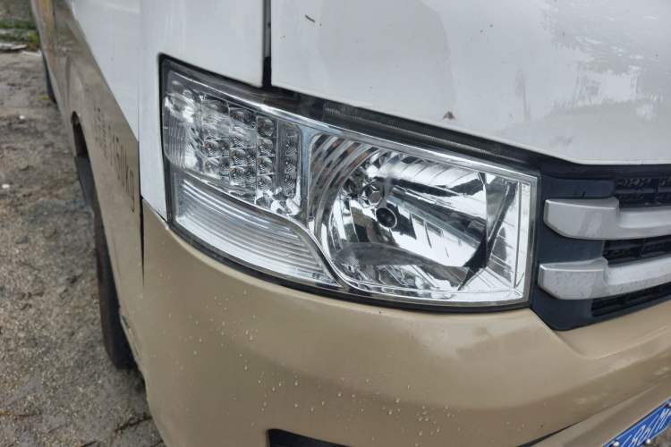 Used Foton Scenic G7 2017 2.0L Short-Wheelbase Commercial Van High Roof 4 Seats 4Q20M Right Front Headlight