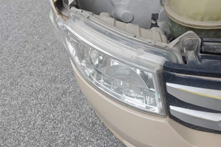 Used Foton Scenic G7 2017 2.0L Short-Wheelbase Commercial Van High-Roof 2-Seater 4Q20M Right Front Headlight