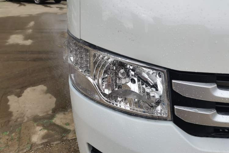 Used Foton Scenic G7 2017 2.0L Short-Wheelbase Commercial Van High Roof 6-Seater 4Q20M Right Front Headlight