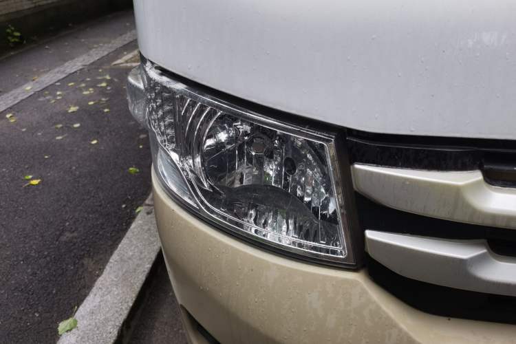 Used Foton Scenic G7 2017 2.0L Short-Wheelbase Commercial Van High-Roof 2-Seater 4Q20M Right Front Headlight