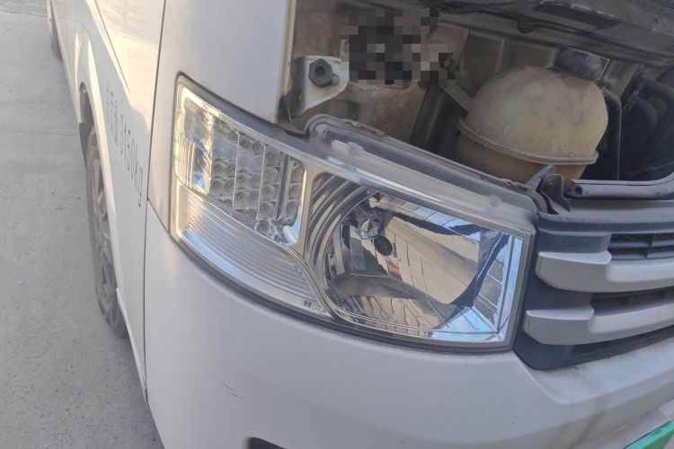 Used Foton Scenic G7 2017 2.0L Long-Wheelbase Commercial Van High Roof 2 Seats 4Q20M Right Front Headlight