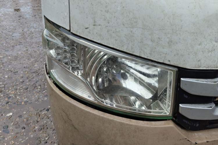 Used Foton Scenic G7 2017 2.0L Short-Wheelbase Commercial Van Flat Roof 2 Seats 4Q20M Right Front Headlight