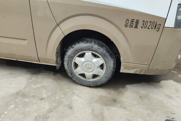 Used Foton Scenic G7 2017 2.0L Short-Wheelbase Commercial Van High Roof 4 Seats 4Q20M Right Front Wheel Hub