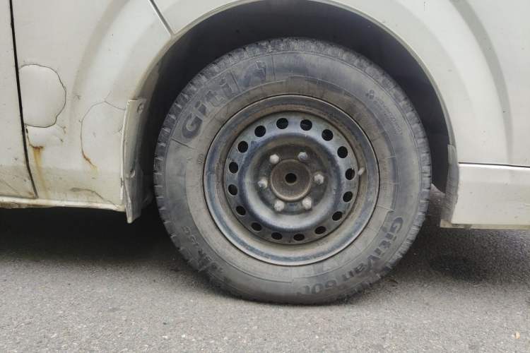 Used Foton Scenic G7  Right Front Wheel Hub