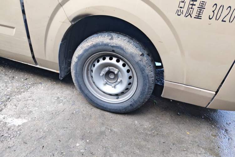 Used Foton Scenic G7 2017 2.0L Short-Wheelbase Commercial Van Flat Roof 4 Seats 4Q20M Right Front Wheel Hub