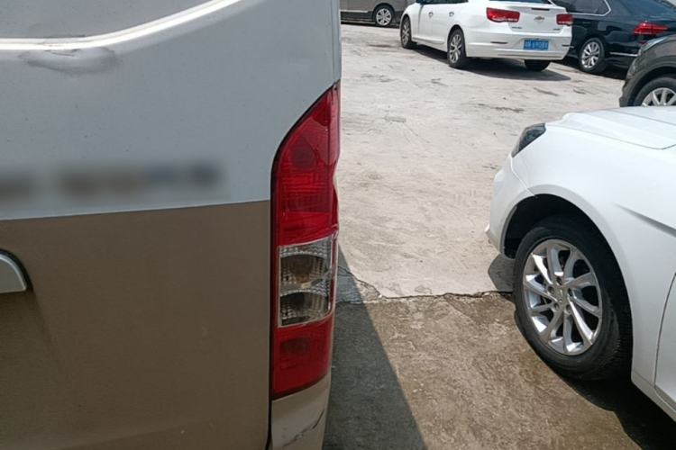 Used Foton Scenic G7 2017 2.0L Long-Wheelbase Commercial Van High Roof 2 Seats 4Q20M Right Rear Taillight