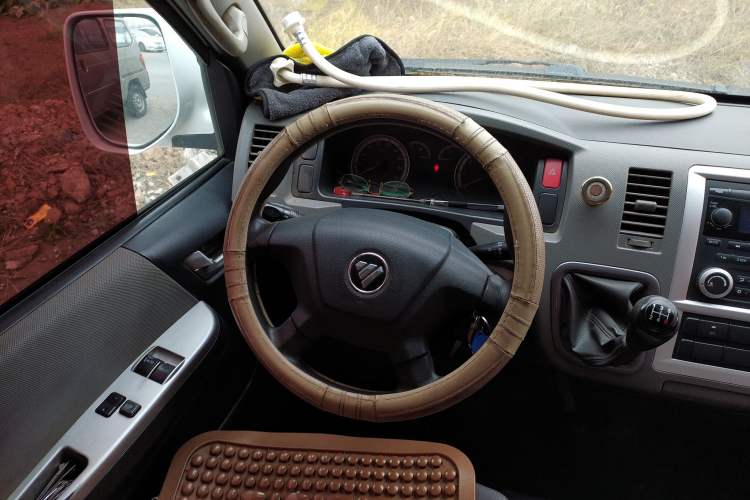 Used Foton Scenic G7 2017 2.0L Long-Wheelbase Commercial Van High Roof 6-Seater 4Q20M Steering Wheel