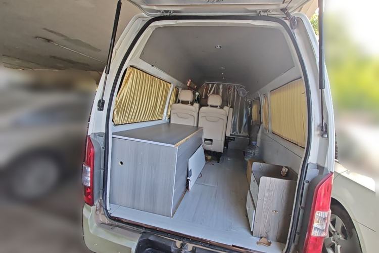 Used Foton Scenic G7 2017 2.0L Long-Wheelbase Commercial Van High Roof 6-Seater 4Q20M Trunk